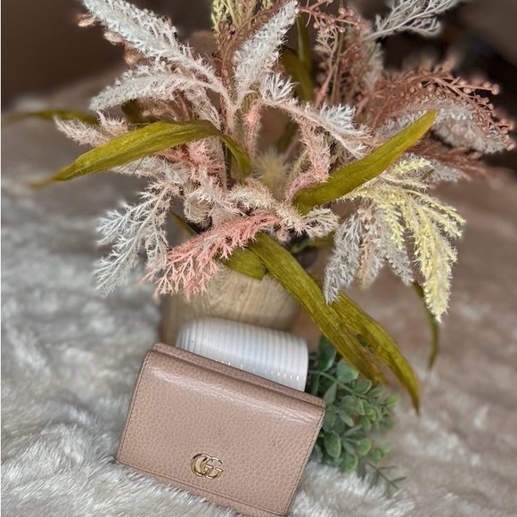 Gucci Beige Leather Wallet - Picture 1 of 5